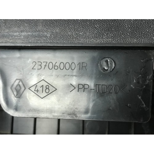 Захисна кришка АКБ Renault Trafic III 2014-2021 237060001R